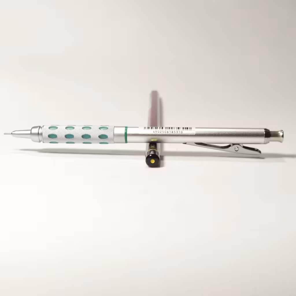 PENTEL GRAPHGEAR 1000 平衡在中間