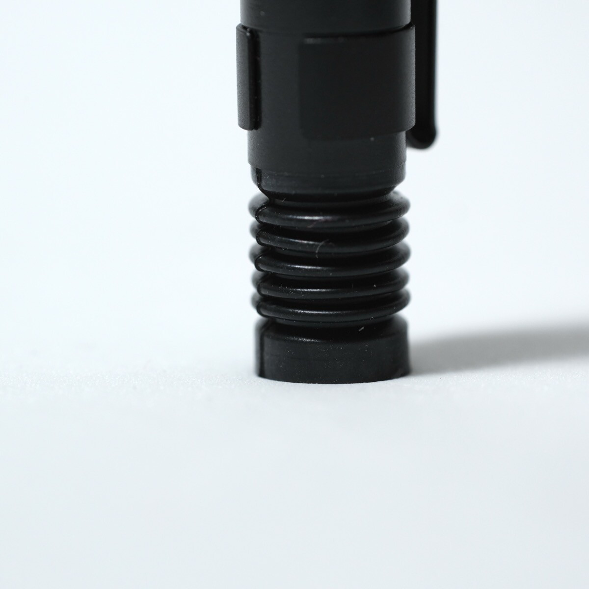  Pentel SMASH Q1005 筆帽壓縮